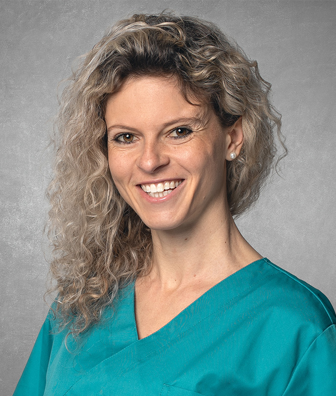 Aline: Zahntechnikerin