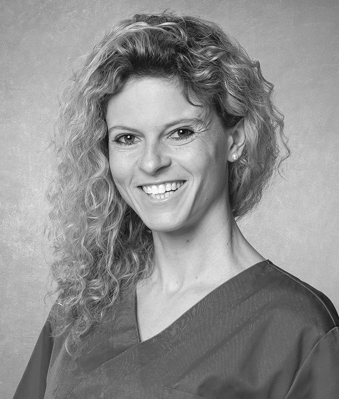 Aline: Zahntechnikerin